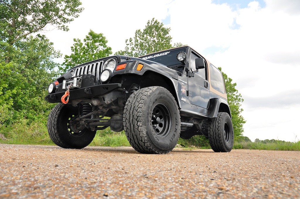 Rough Country 4 inch N2-Series Jeep TJ Suspension System | jeepfan.com