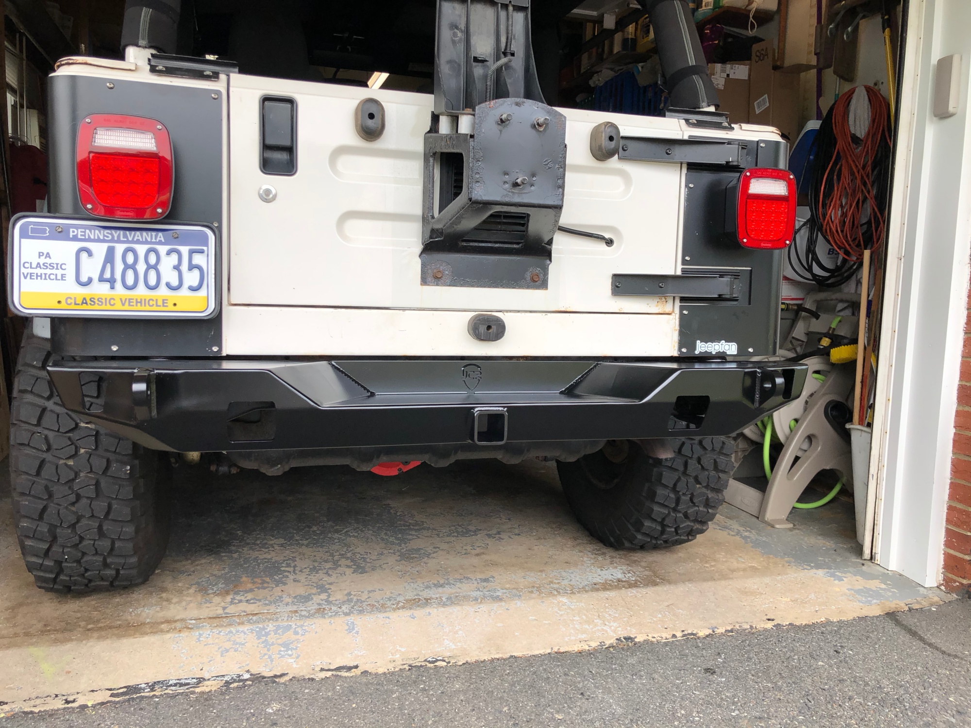 JCR Crusader Wrangler TJ Rear Bumper Install | jeepfan.com